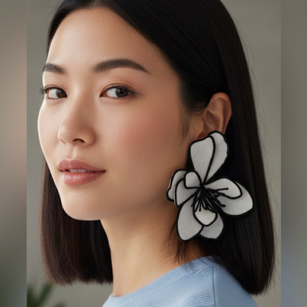 ✨NEW Elegant Black and White Floral Earrings - Picture 2 of 9